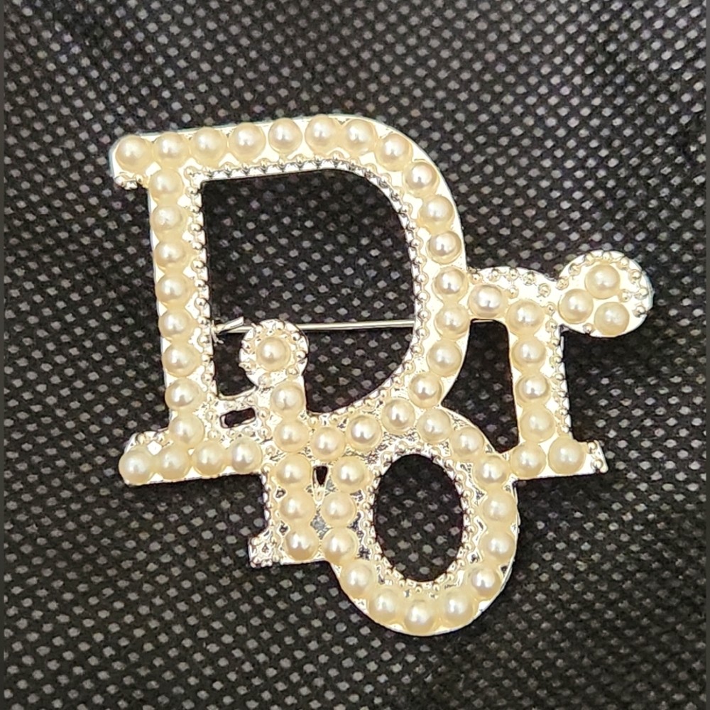 dior brooch